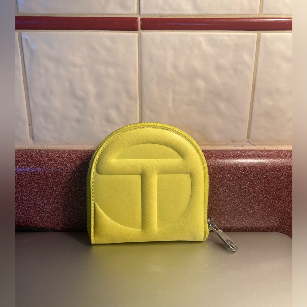 Telfar Wallet